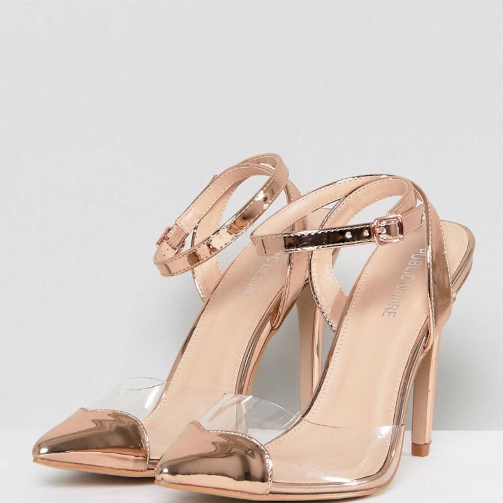 Clear/gold pumps